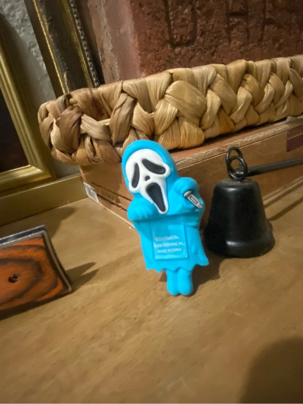 Huggers Decorative Mini Figure - blue Ghostface phone hugger